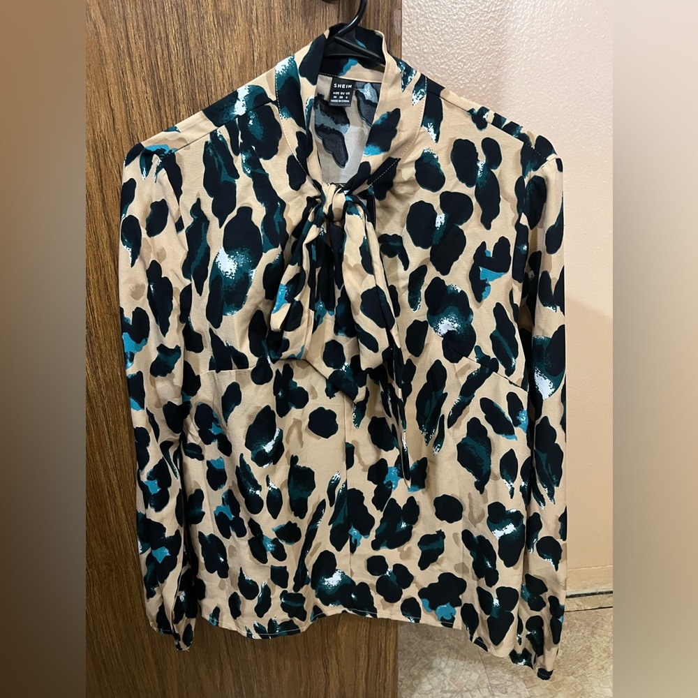 Pull Over Tie Up Medium Size Shirt